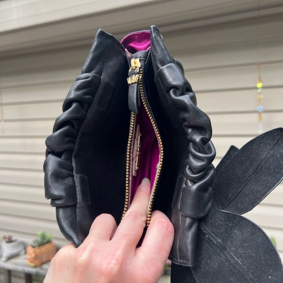 RARE Henri Bendel Orchid Black Leather Clutch - Picture 12 of 12
